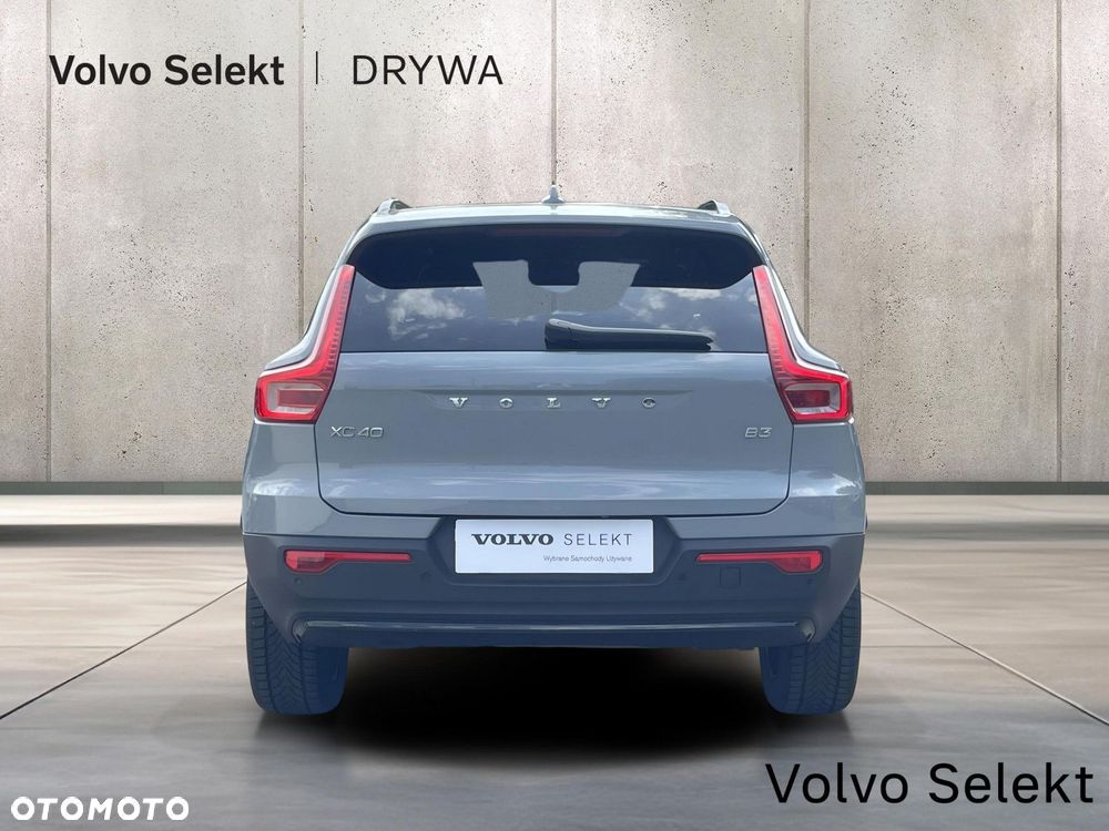 Volvo XC 40 B3 Plus Dark - 6