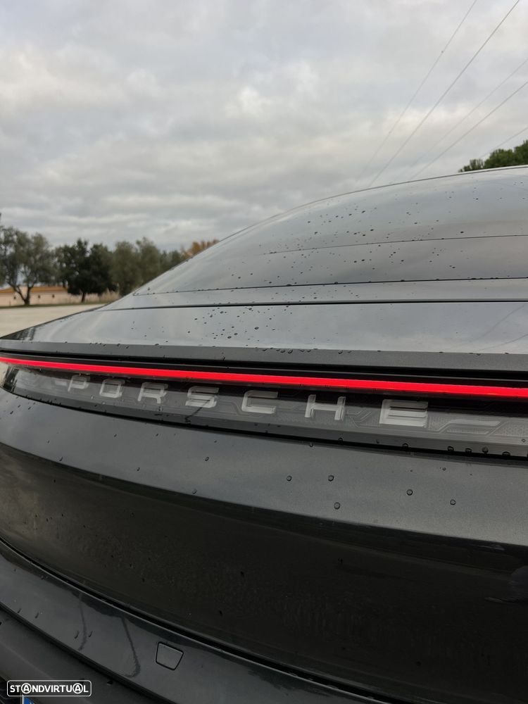 Porsche Taycan Turbo - 23