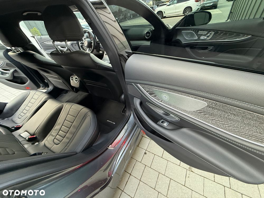 Mercedes-Benz CLS 300 d 4-Matic AMG - 14