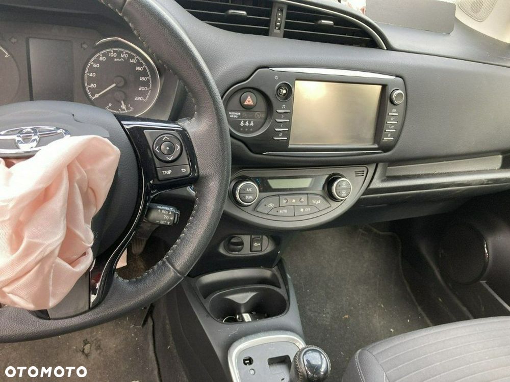 Toyota Yaris - 13