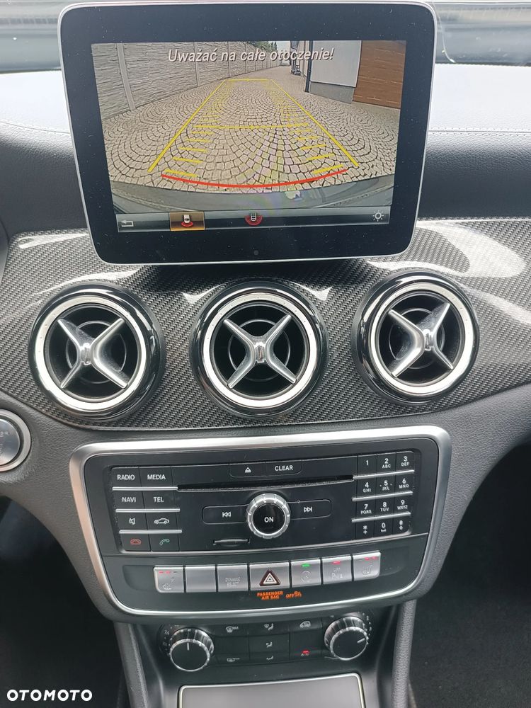 Mercedes-Benz CLA 180 7G-DCT UrbanStyle Edition - 15