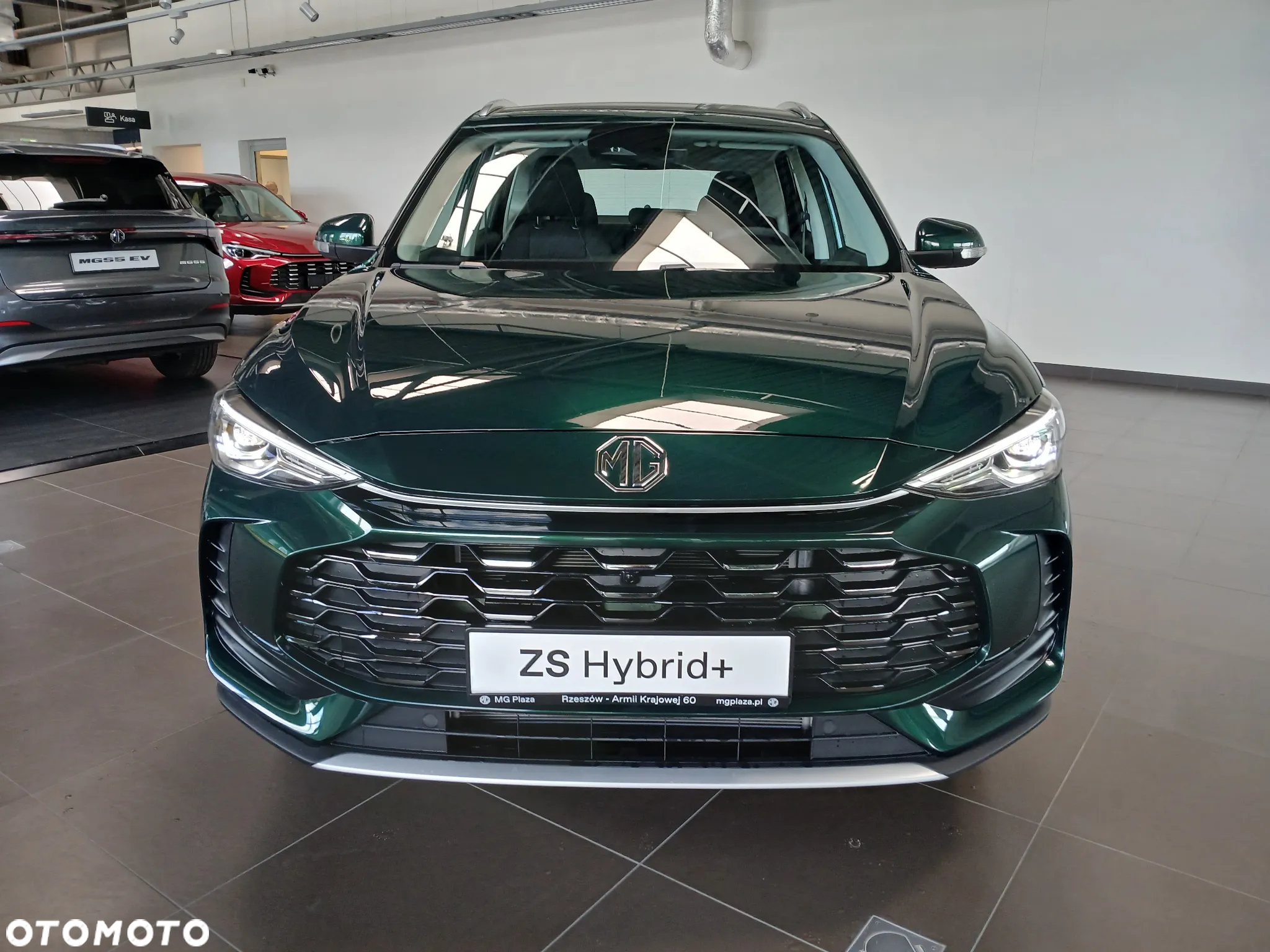MG ZS Hybrid+ - 8