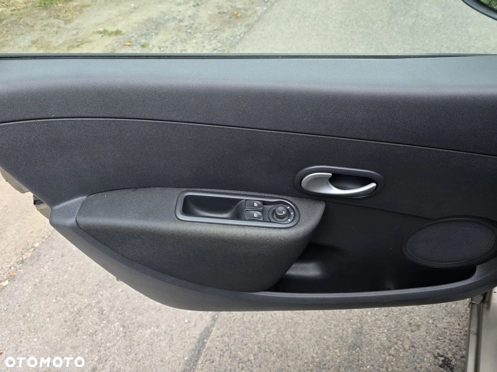 Renault Clio 1.2 16V 75 Expression - 18