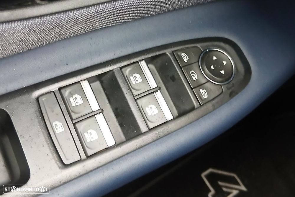 Renault 4 E-Tech 52 kWh Techno Autonomia Conforto - 14