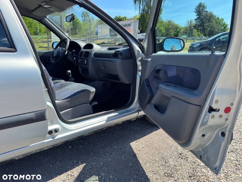 Renault Clio 1.4 16V Privilege - 32