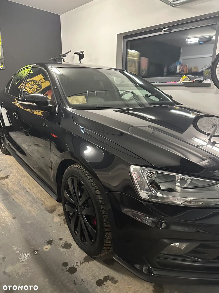 Volkswagen Jetta - 32