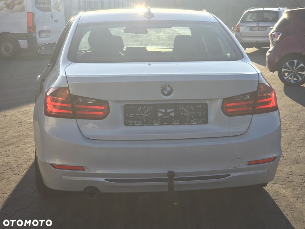 BMW Seria 3 316d M Sport - 9