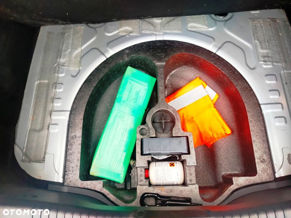 Ford Mondeo 1.6 Ghia X - 32