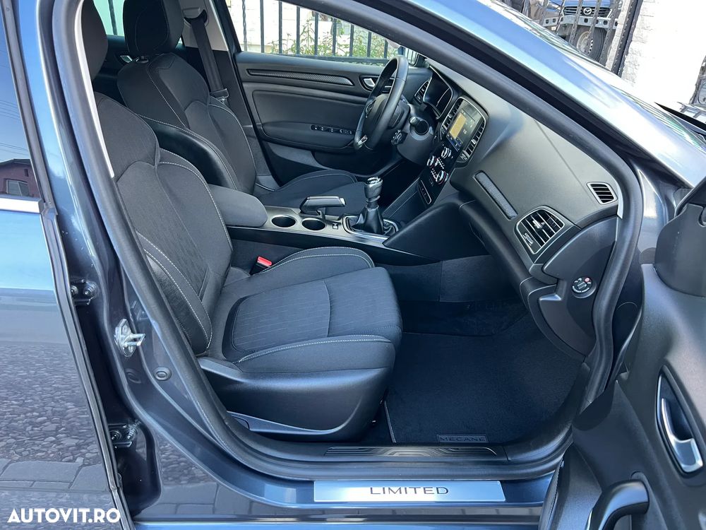 Renault Megane TCe 140 GPF LIMITED - 6