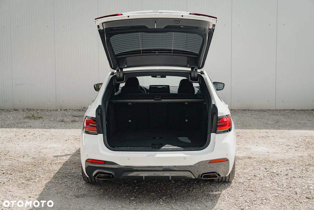 BMW Seria 5 520d xDrive Touring M Sport Edition - 34