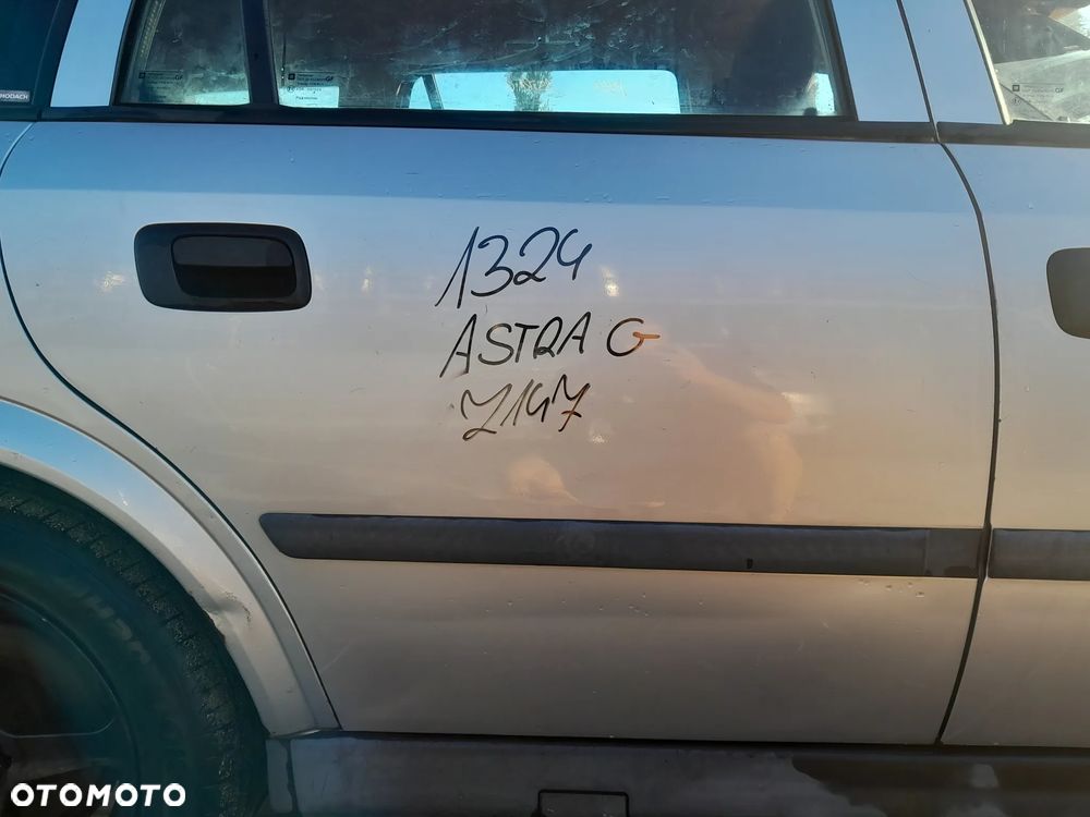 OPEL ASTRA G DRZWI PRAWE TYLNE PRAWY TYŁ KOMBI KOLOR: Z147