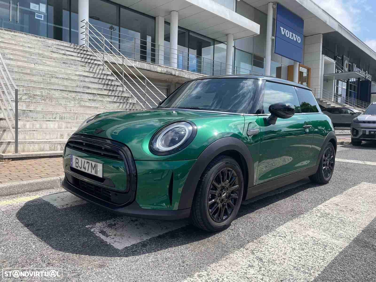MINI 3 Portas Cooper Premium P. Essential Auto - 1