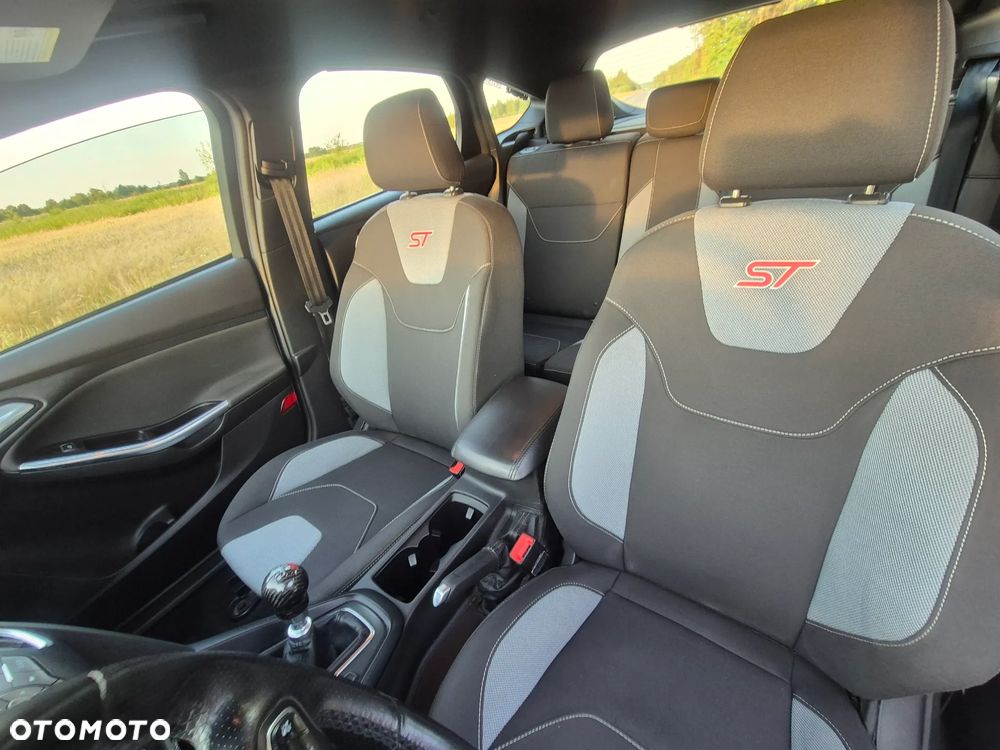 Ford Focus 2.0 EcoBoost ST - 17