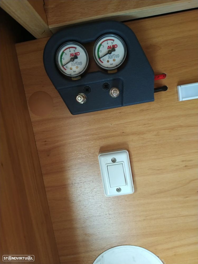 Burstner Premio Perfilada - 33