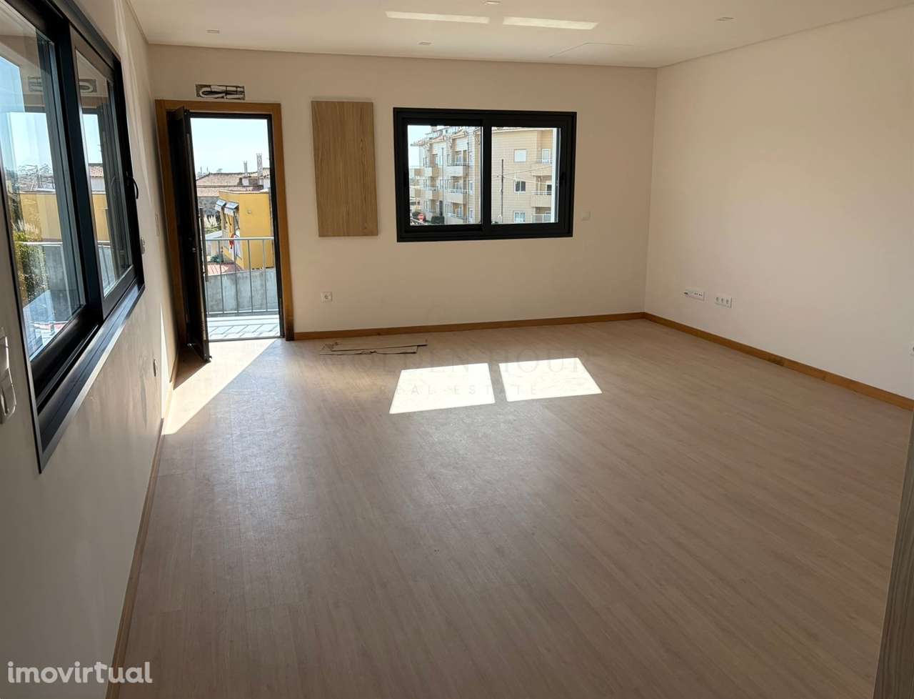 Andar Moradia T2 Moderno Vilar do Paraíso - Grande imagem: 2/29