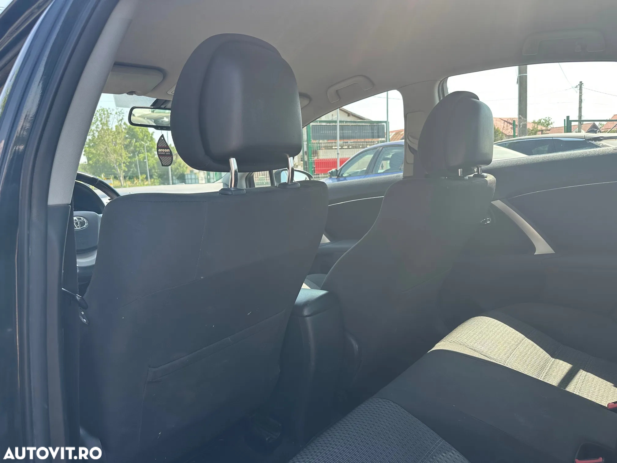 Toyota Avensis 1.8 Executive - 7