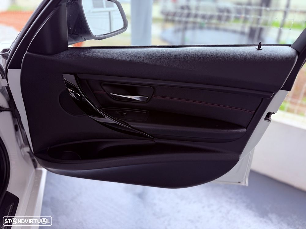 BMW 320 d Auto Pack M - 30