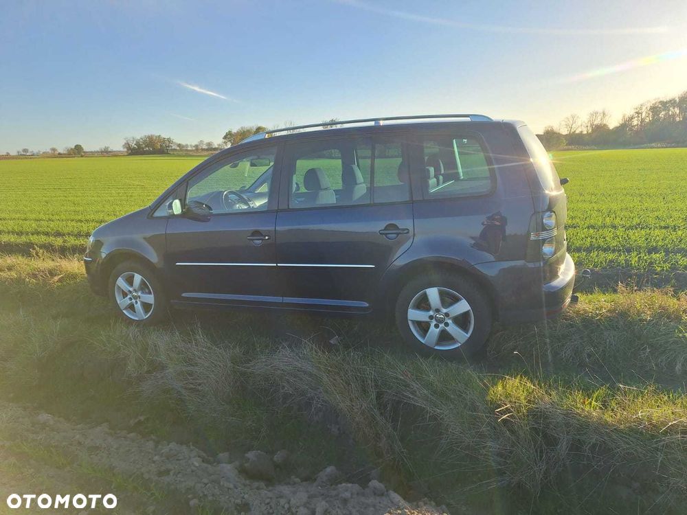 Volkswagen Touran - 8