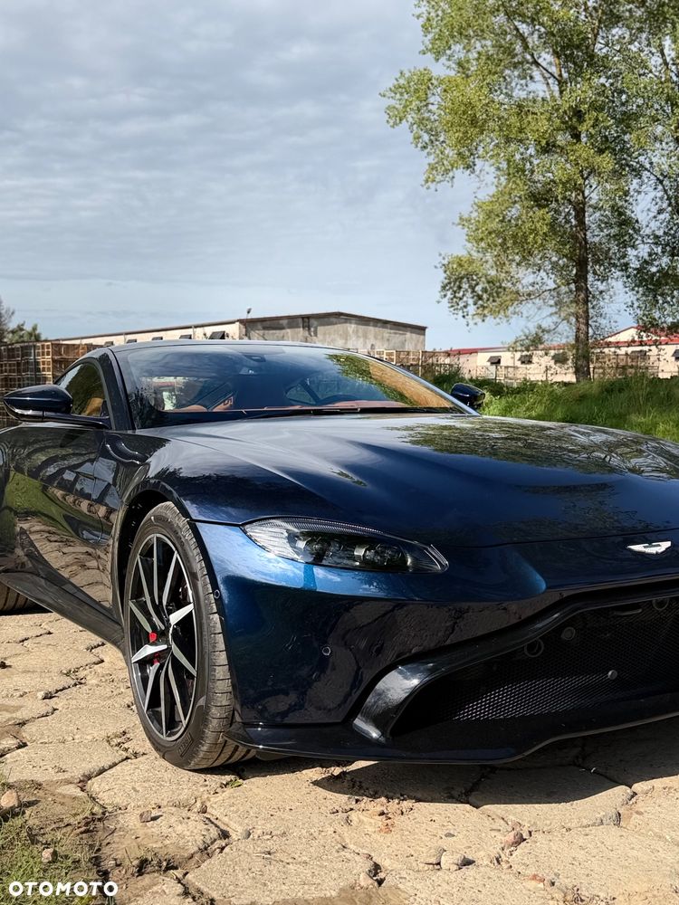 Aston Martin V8 Vantage Standard - 14