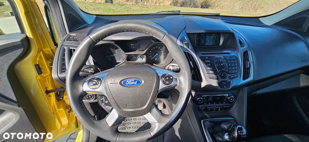 Ford Tourneo Connect Grand - 29