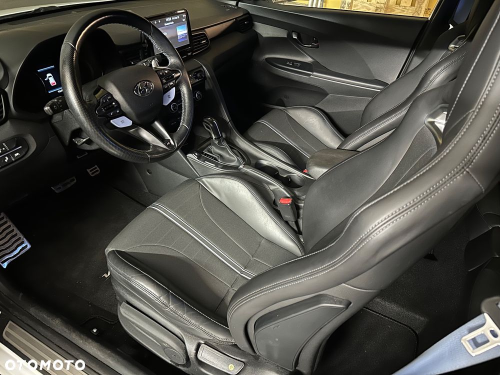 Hyundai Veloster - 11