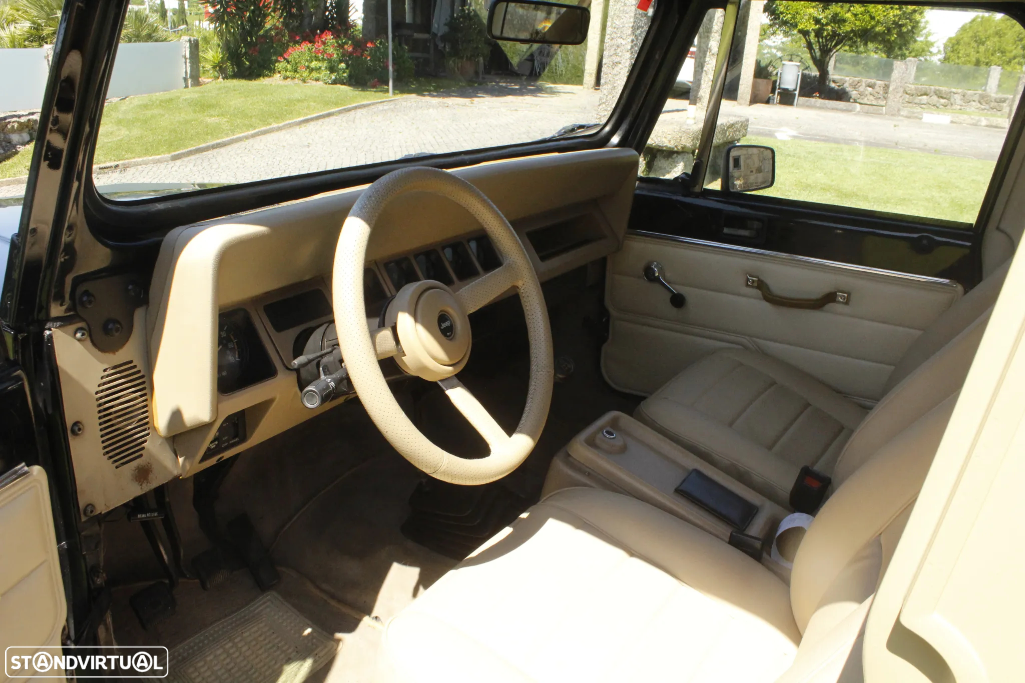 Jeep Wrangler - 12