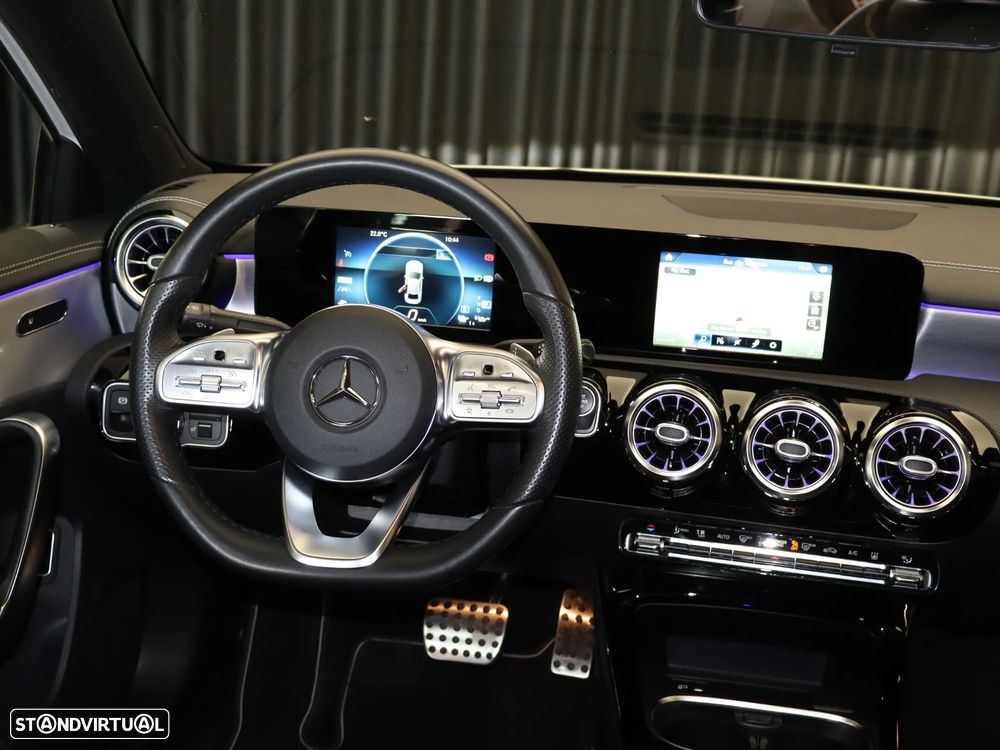 Mercedes-Benz A 250 Limousine e AMG Line - 15
