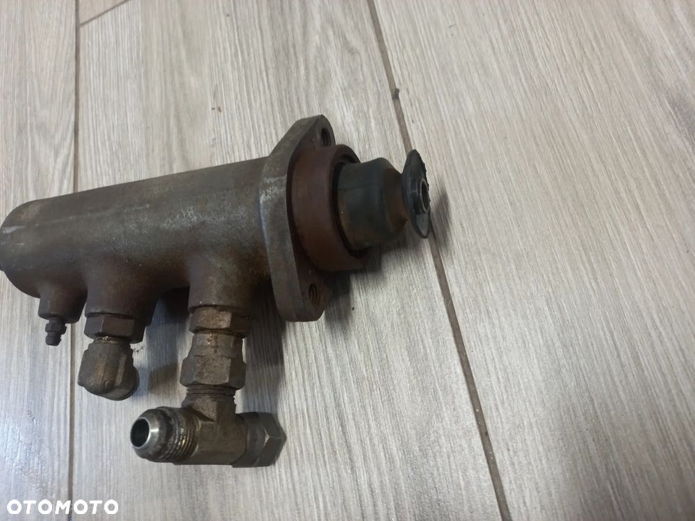 Pompka sprzęgłowa RENAULT ARES 540,550.610,620, massey ferguson 6120,6130,6140,6150,6160,6235,6245,6255,6260,3790407m2,7700043049 - 5