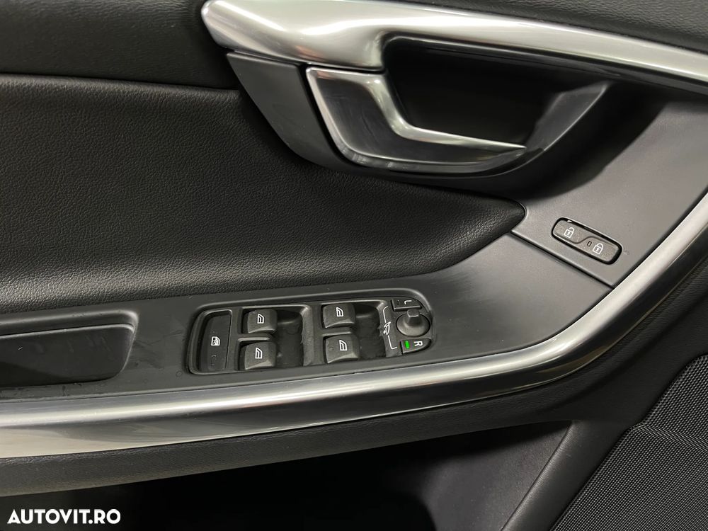 Volvo S60 D3 Geartronic Momentum - 20