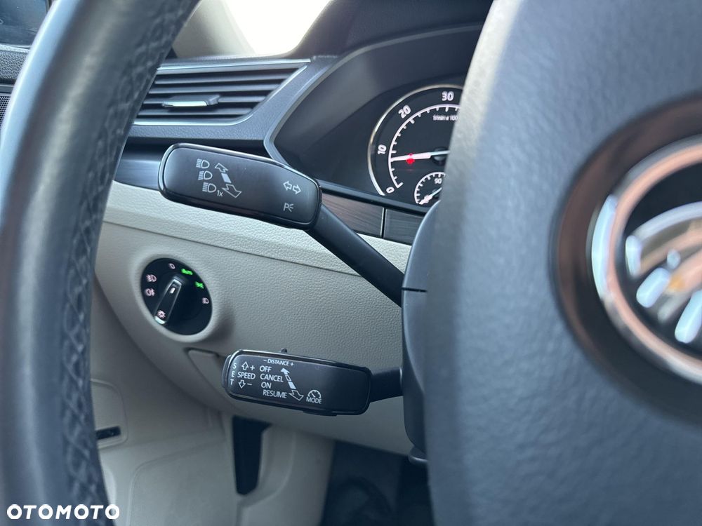 Skoda Superb 2.0 TDI Style DSG - 20