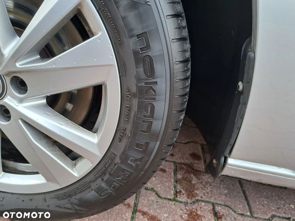 Volkswagen Touran 2.0 TDI BMT Comfortline DSG - 12