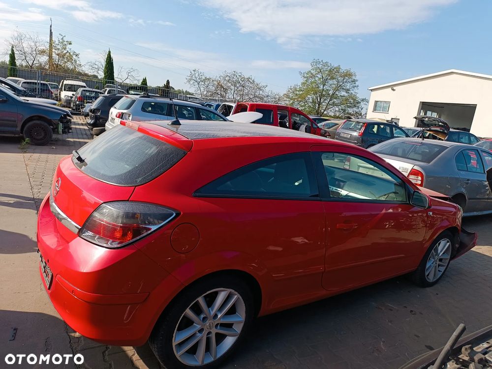 Opel astra H GTC Z silnikiem 1.6 turbo o ozn. Z16LET i skrzynią manualną 6 biegów M32 kod lakieru  Z50B - 4