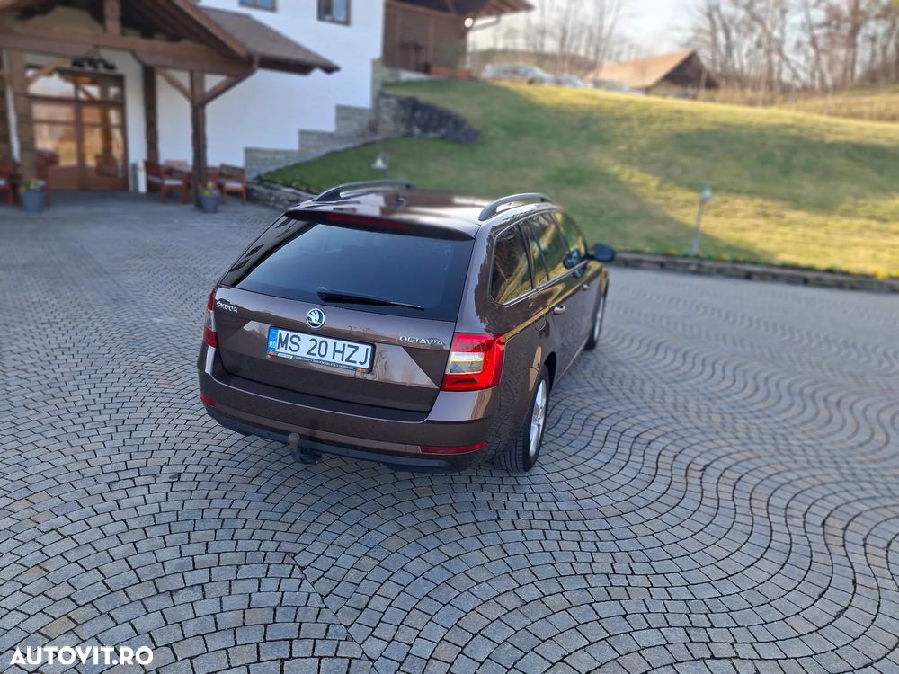 Skoda Octavia 1.6 TDI DSG Ambition - 4