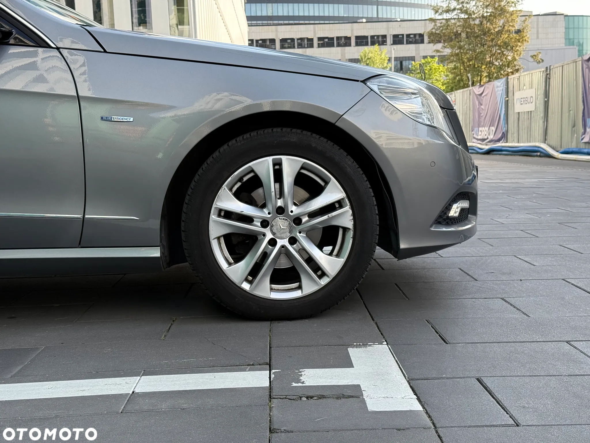 Mercedes-Benz Klasa E 200 CGI BlueEFFICIENCY Automatik Avantgarde - 12