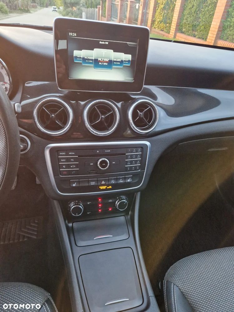 Mercedes-Benz CLA 200 CDI 7G-DCT Urban - 12