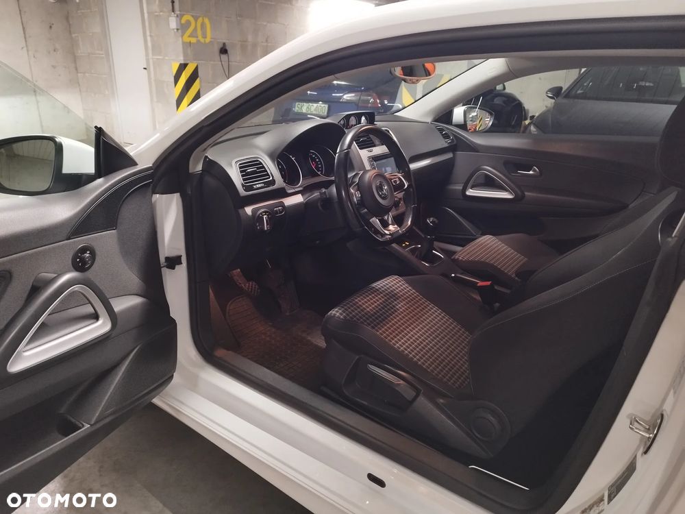 Volkswagen Scirocco 2.0 TSI BMT Perfectline R-Style - 9