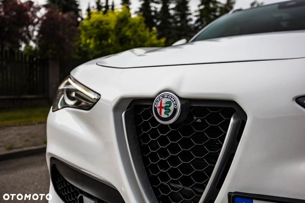 Alfa Romeo Stelvio 2.0 Turbo TI Q4 - 8