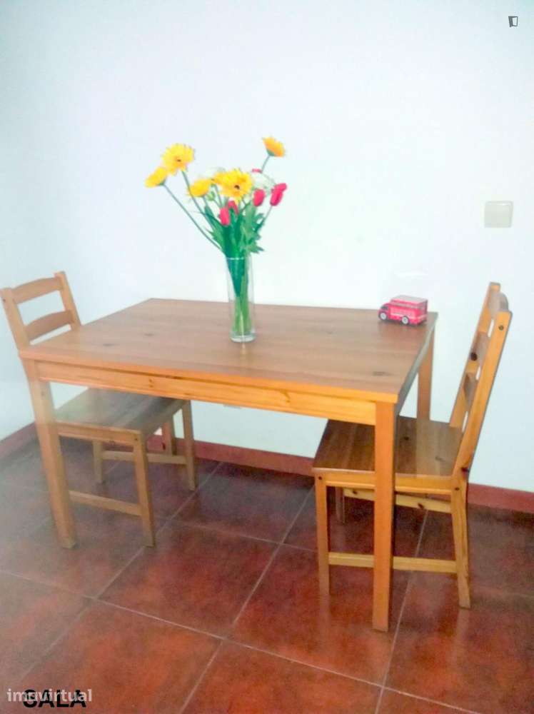 Quarto - localizado em Paranhos Porto - Grande imagem: 5/13