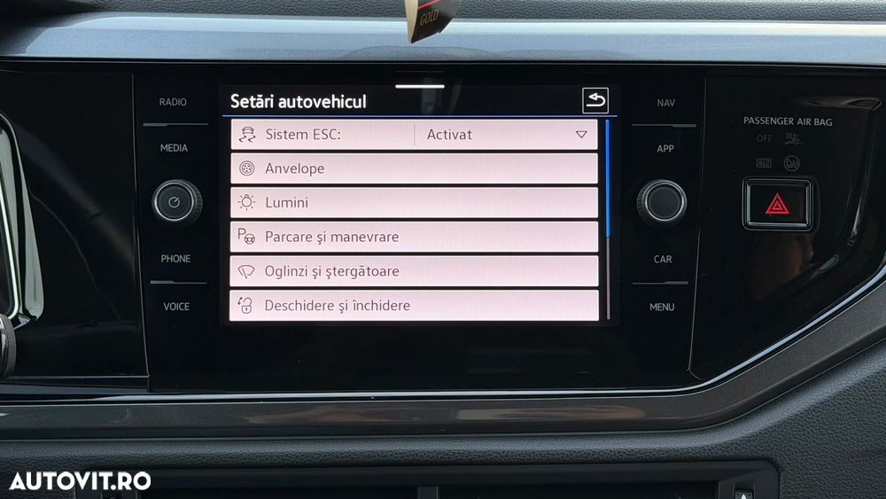 Volkswagen Polo 1.0 TSI DSG Style - 24