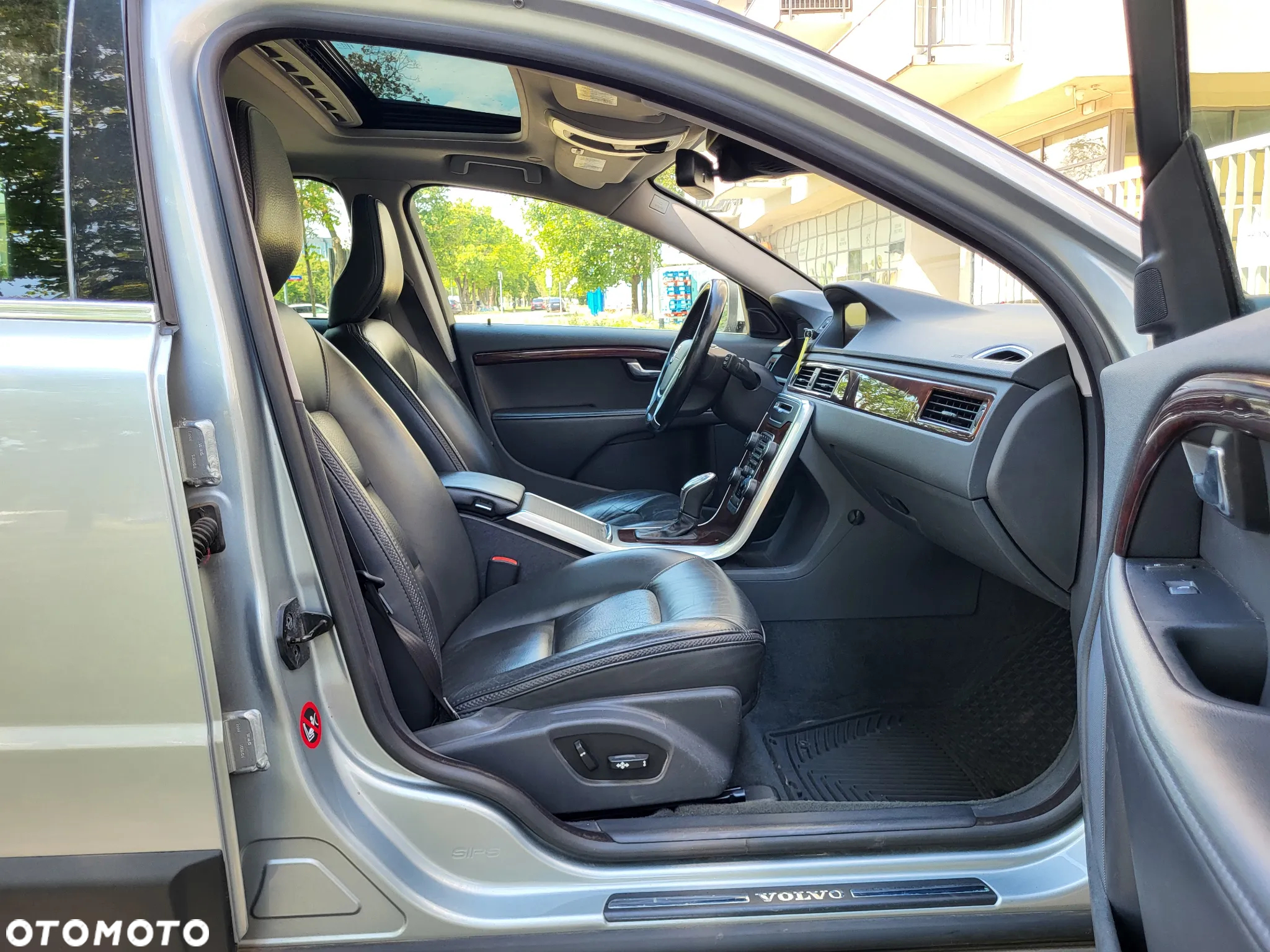 Volvo XC 70 T6 AWD Momentum - 34