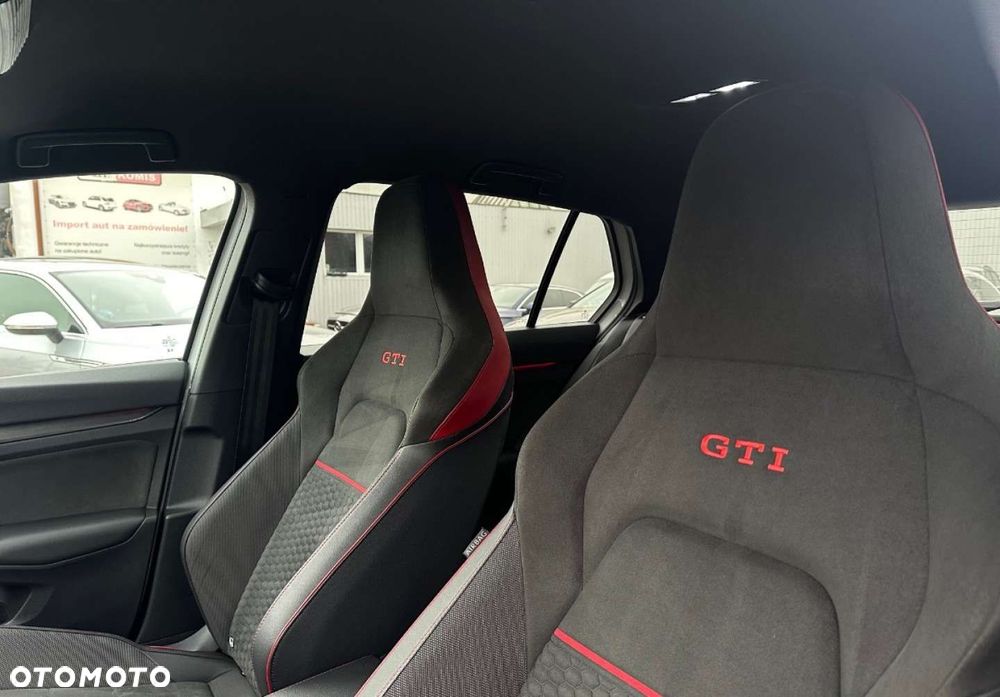 Volkswagen Golf - 15