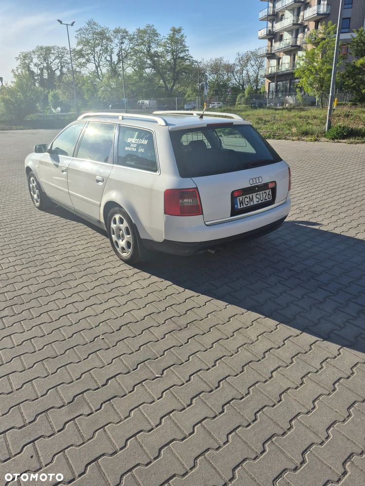 Audi A6 Avant - 16