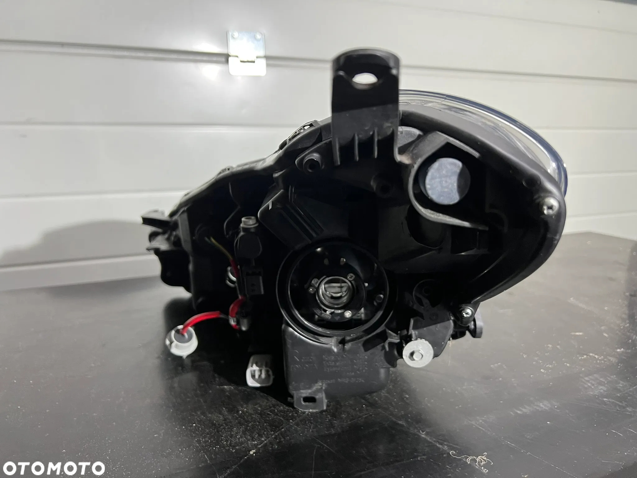 TOYOTA YARIS III LIFT 14-17 2014-2017 REFLEKTOR LAMPA PRAWA SOCZEWKA - 7