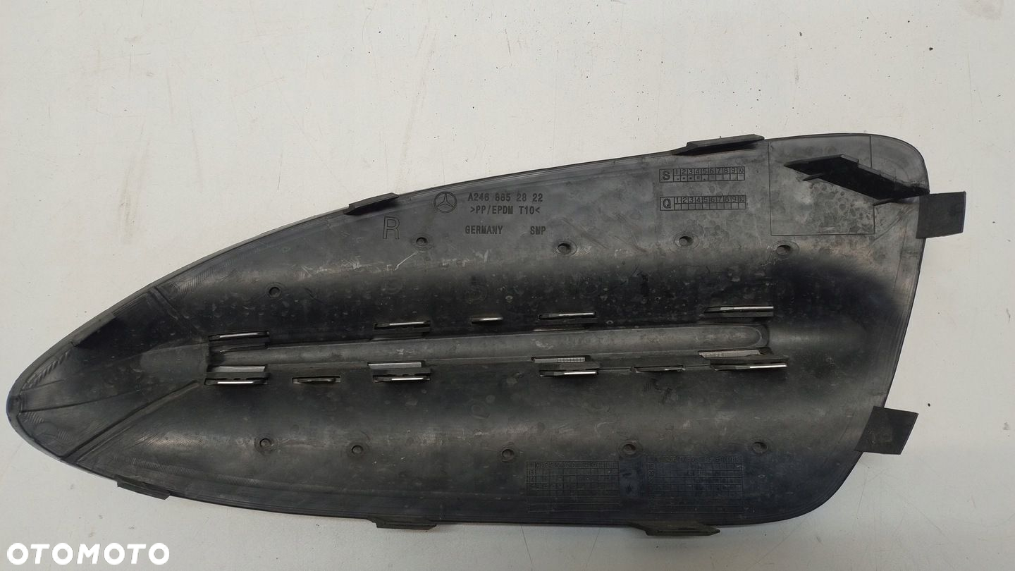Kratka prawa zderzaka Mercedes B Klasa A246 A2468852822 - 3