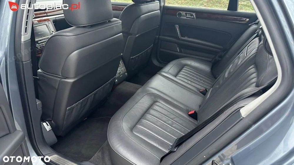 Volkswagen Phaeton - 37
