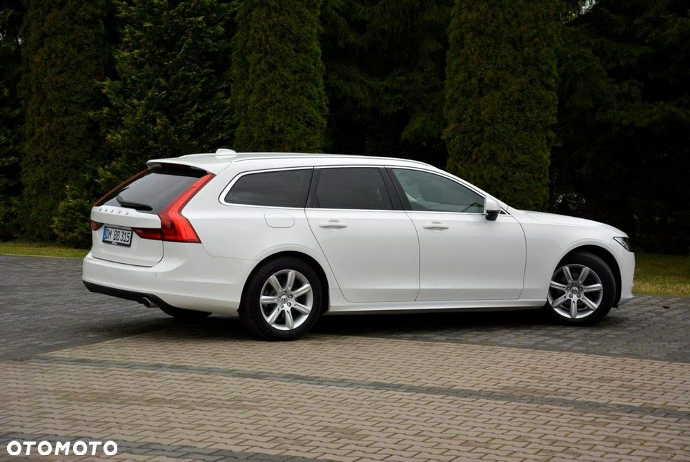 Volvo V90 D3 Momentum Pro - 12