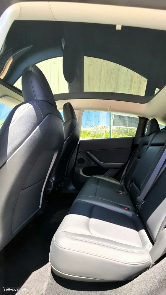 Tesla Model Y Long Range Dual Motor AWD - 13