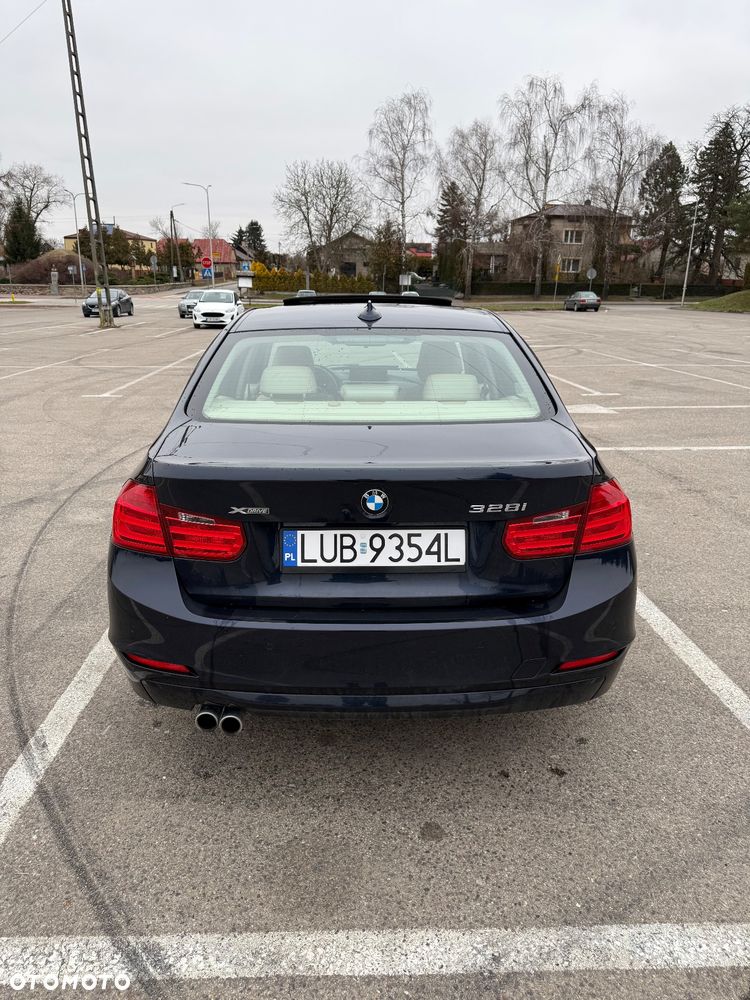 BMW Seria 3 328i xDrive - 5