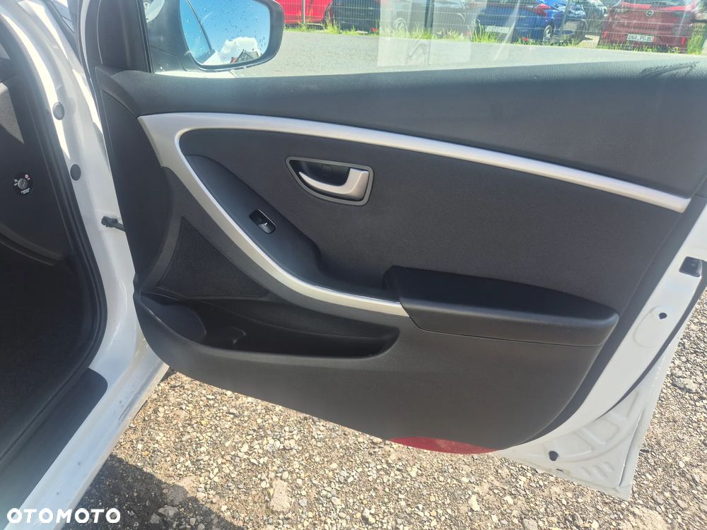 Hyundai i30 1.4 Trend - 18