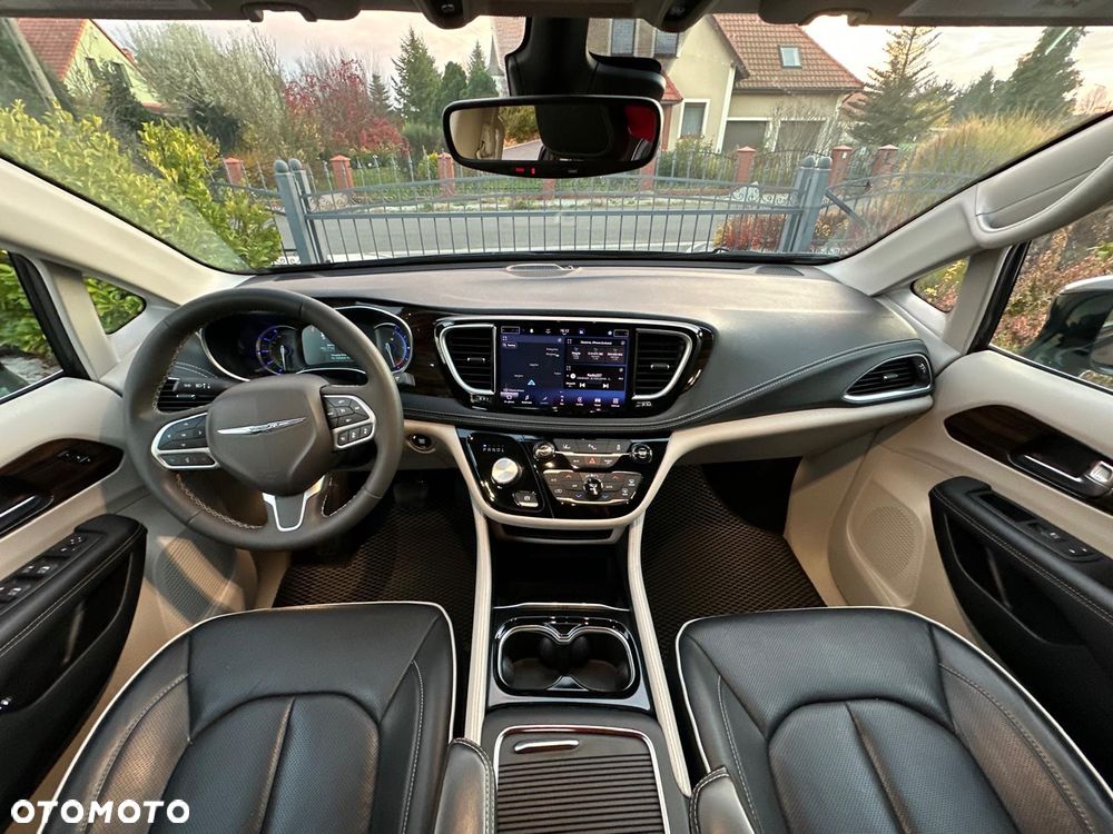 Chrysler Pacifica - 8